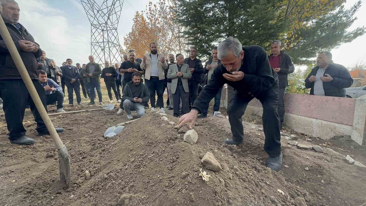 Elazığ'da Kaybolan 11 Yaşındaki Veysel İçin Son Veda
