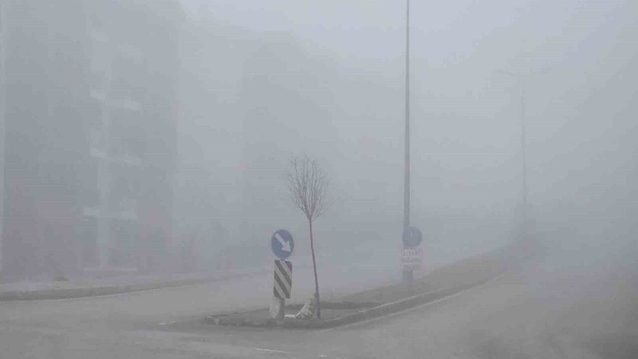 Elazığ'da Sis Etkili Oldu: Görüş 5 Metreye Kadar Düştü