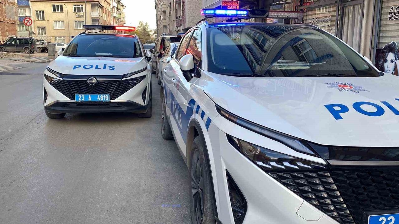 Elazığ’da Şok Olay: Kadın Boğazını Kesti