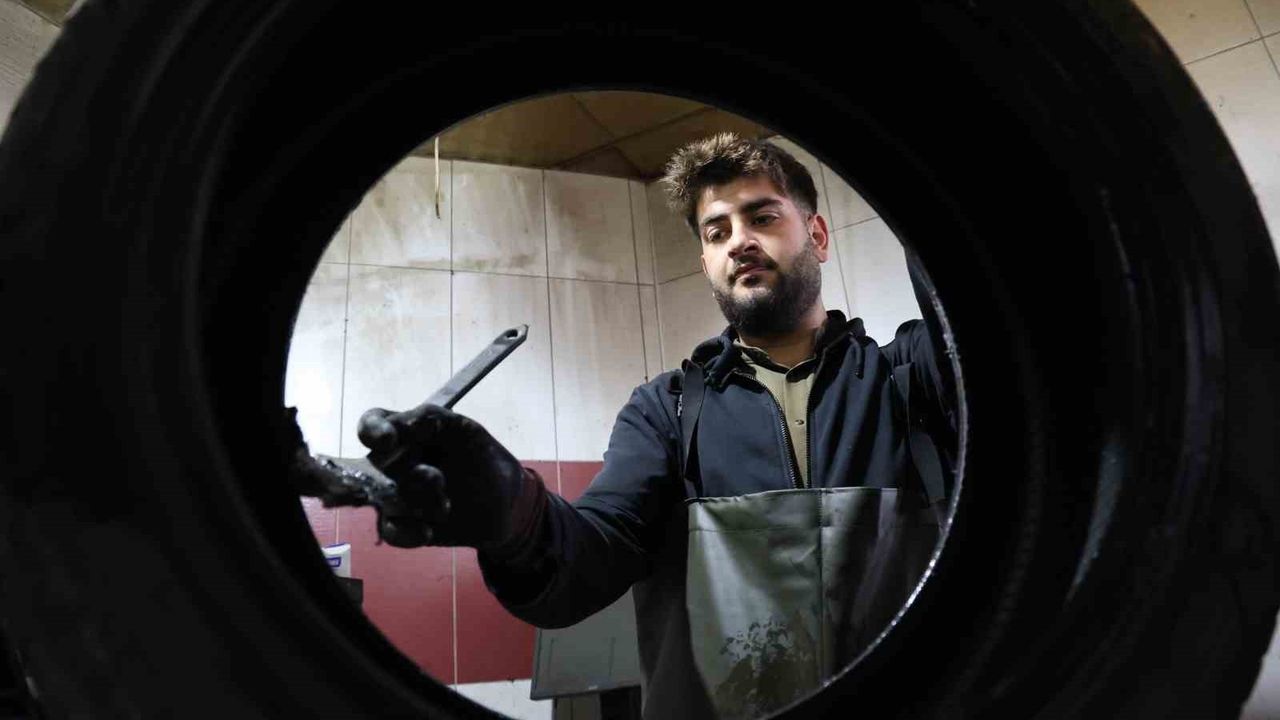 Elazığ'de son saate yoğunluk: ticari araçlarda kış lastiği zorunluluğu