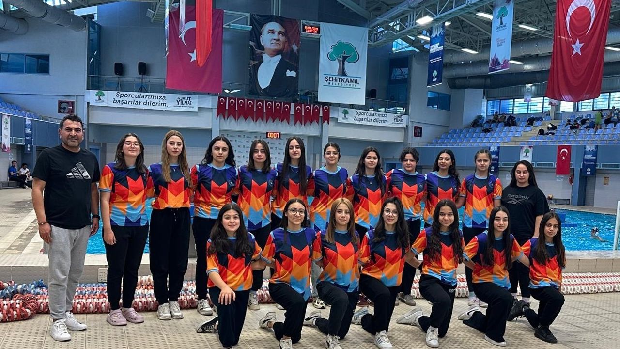 Elazığ Gençlik ve Spor Kulübü'nden Sutopunda Şampiyonluk Başarısı