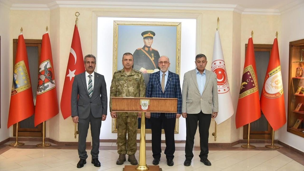 Elazığ Ticaret Borsası Başkanı Dumandağ, 8. Kolordu Komutanı Durmaz’la Görüştü