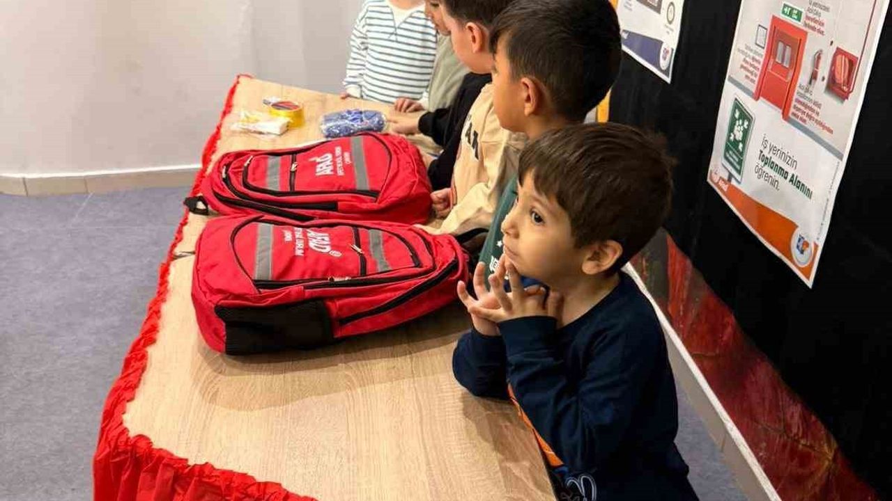 Elazığ ve Tunceli'de anaokulu öğrencilerine afet farkındalık eğitimi