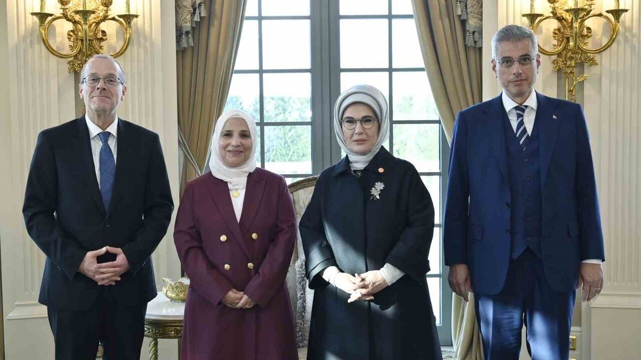 Emine Erdoğan DSÖ Heyetiyle Cumhurbaşkanlığı'nda Görüştü