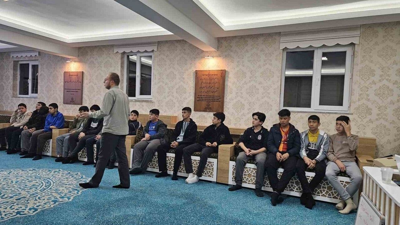 Emirdağ Fen Lisesi Öğrencileri Diyanet Gençlik Merkezi'nde Buluştu