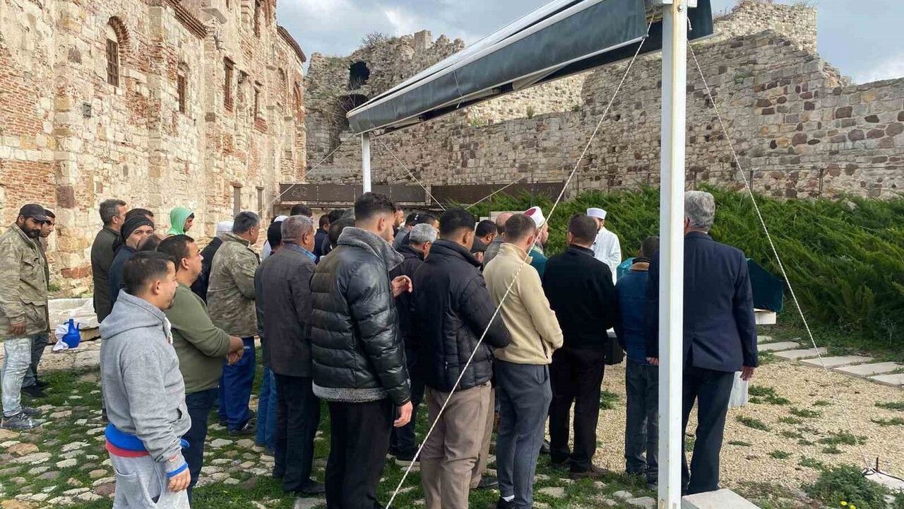 Enez'de hayatını kaybeden iki kişi ayrı cenazelerle defnedildi