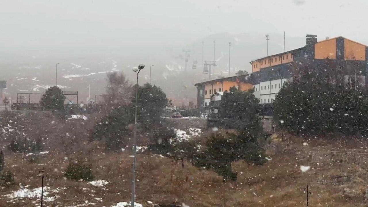 Erciyes’te kar yağışı yeniden başladı