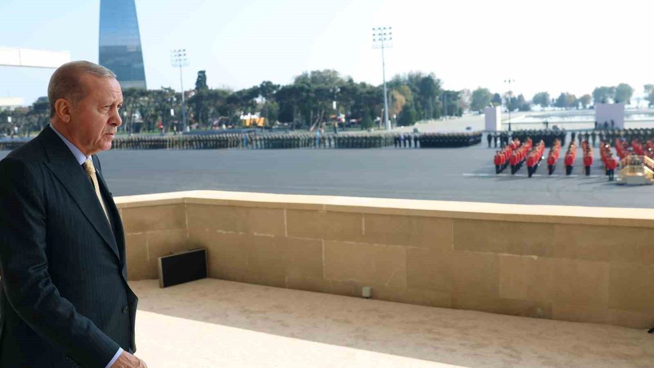 Erdoğan, Bakü'de 8 Kasım Zafer Günü törenine katıldı