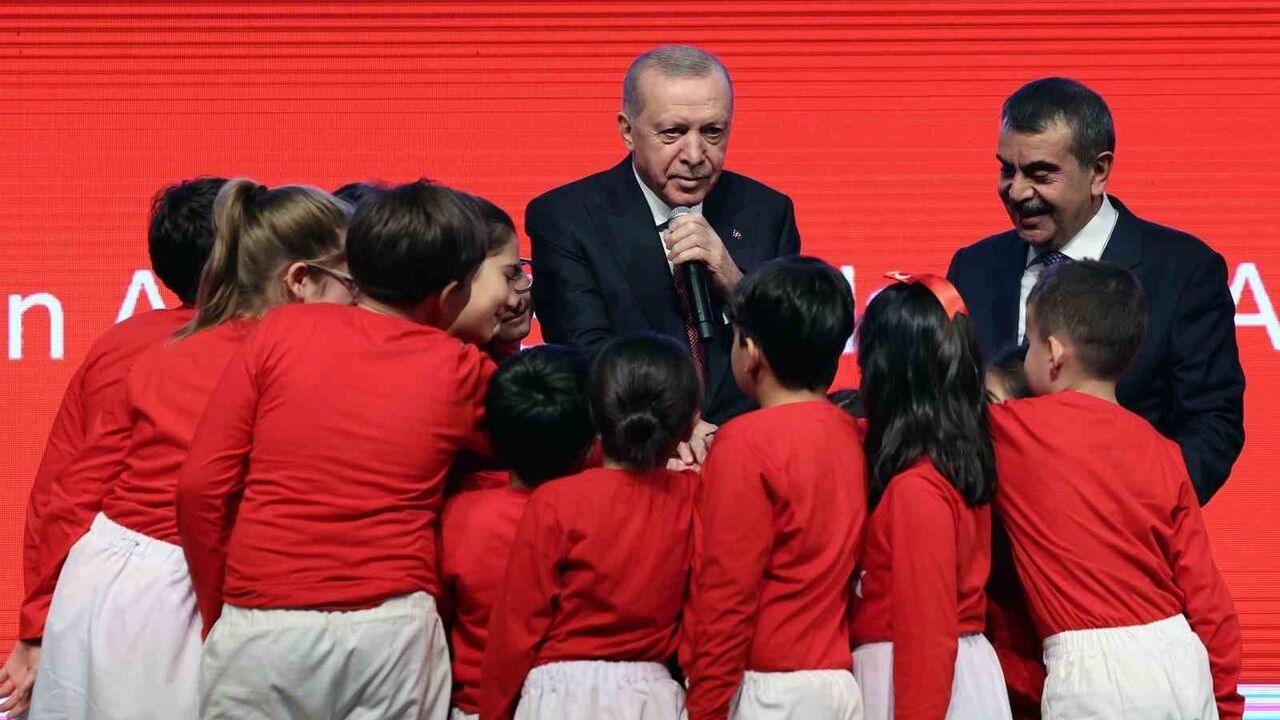 Erdoğan: Çocuklarımıza geçmişin dünyasını empoze edemeyiz — 24 Kasım mesajı
