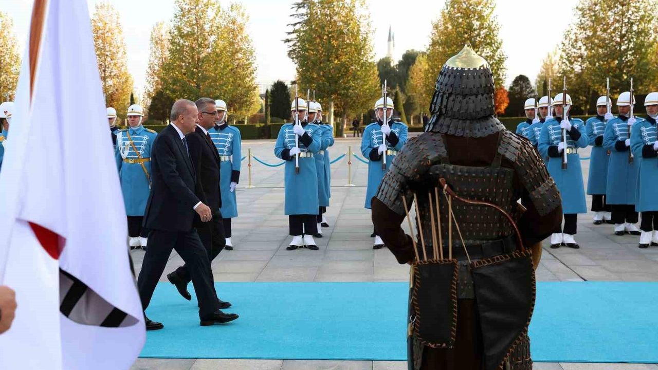 Erdoğan, KKTC Cumhurbaşkanı Erhürman'ı resmî törenle karşıladı