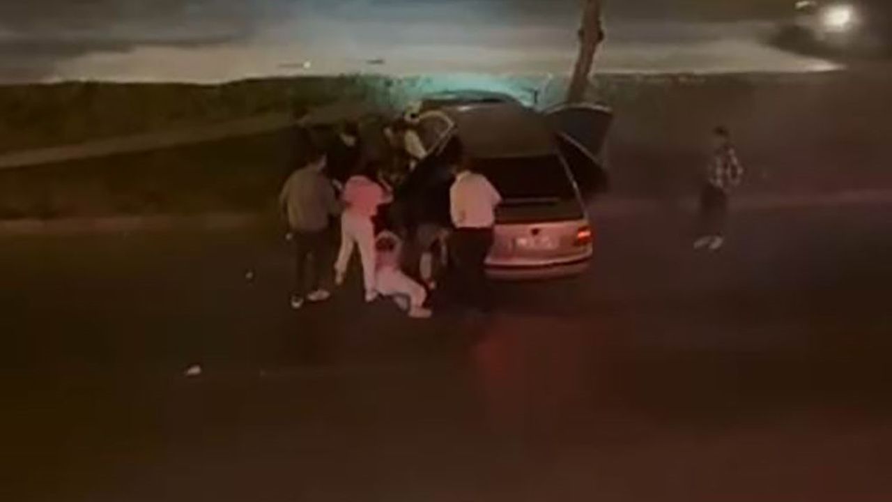 Ereğli'de kaza: Direğe çarpan otomobilde 4 yaralı