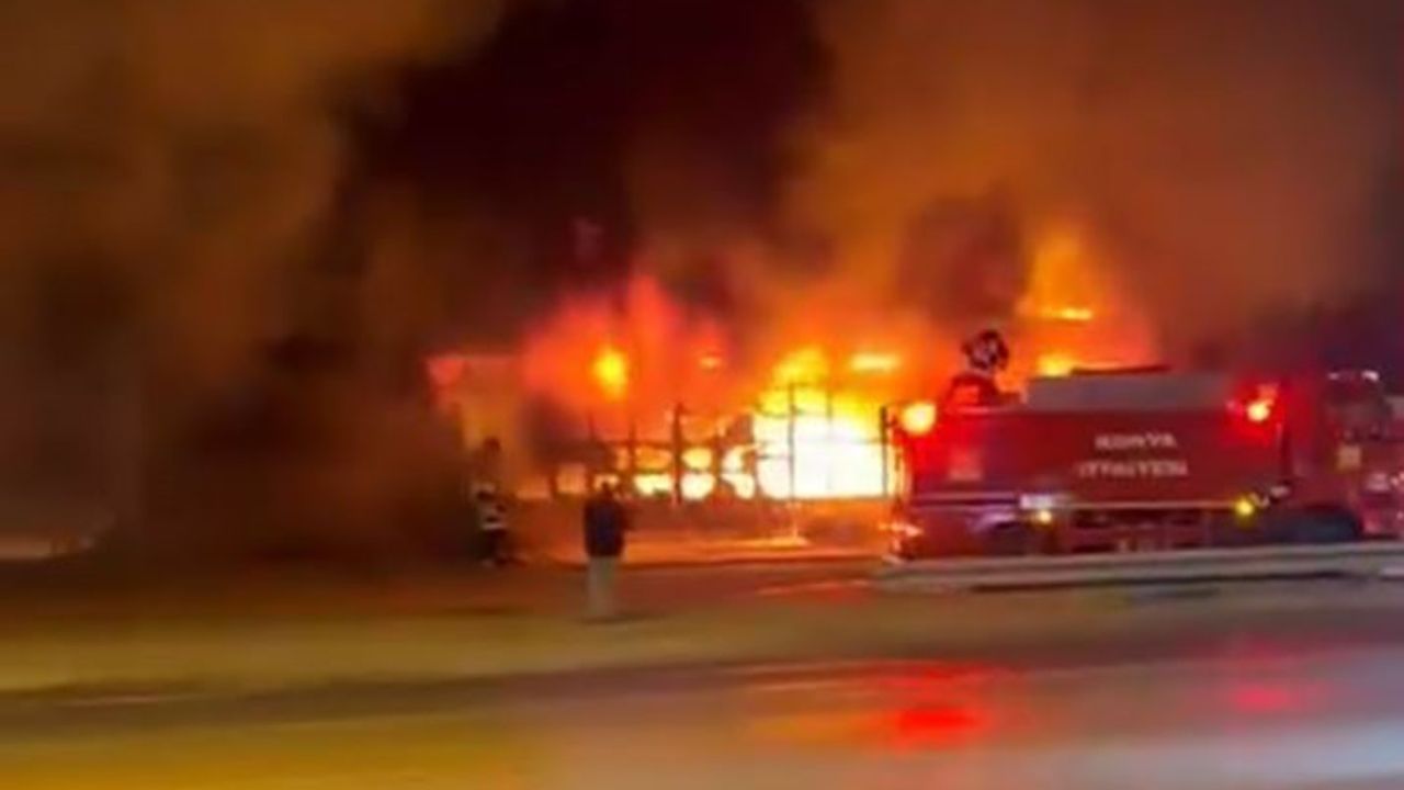 Ereğli sanayi sitesinde gece yangını: 9 iş yeri kullanılamaz hale geldi