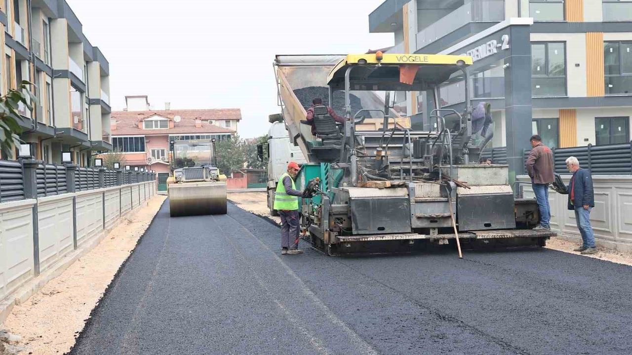 Erenler’de Asfalt Yenileme Çalışmaları Hızla Devam Ediyor