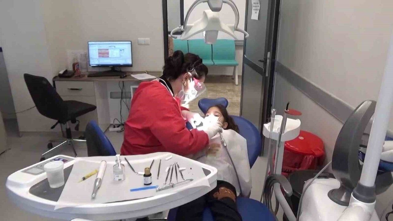 Ergani Ağız ve Diş Sağlığı Merkezi gece vardiyasıyla bölgeye hizmet veriyor