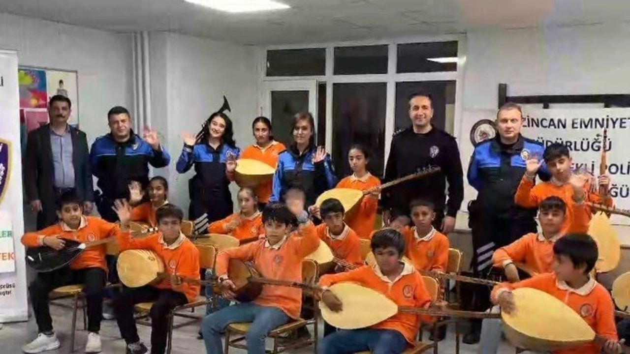 Erzincan'da 15 öğrenciye bağlama desteği — 'Hep Birlikte Aileyiz'