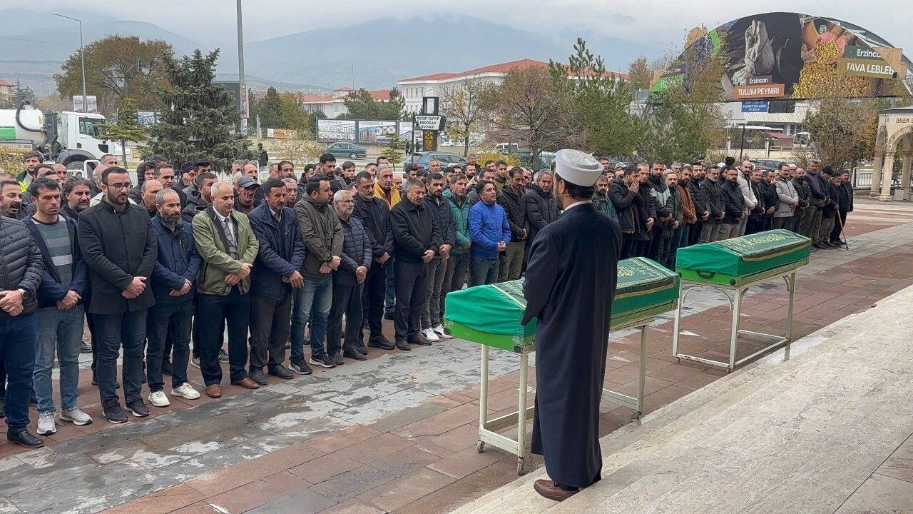 Erzincan'da Baba ve Oğul Silahla Öldü — Terzibaba'da Defnedildiler
