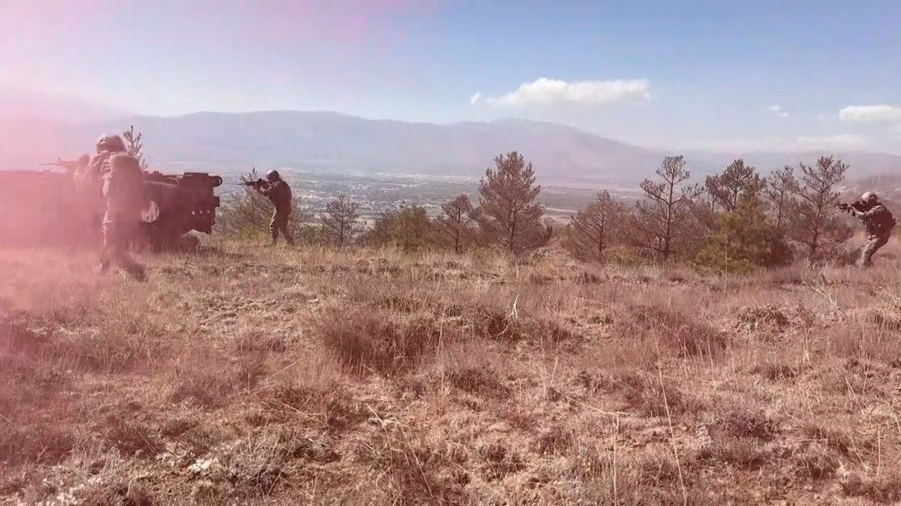 Erzincan'da Özel Harekat Kırsal Tatbikatı