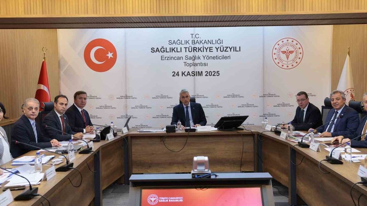 Erzincan'da 'Sağlıklı Türkiye Yüzyılı' gündemiyle sağlık yöneticileri buluştu