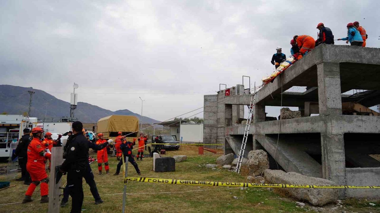 Erzincan'da TAMP Kapsamında Deprem Tatbikatı Yapıldı
