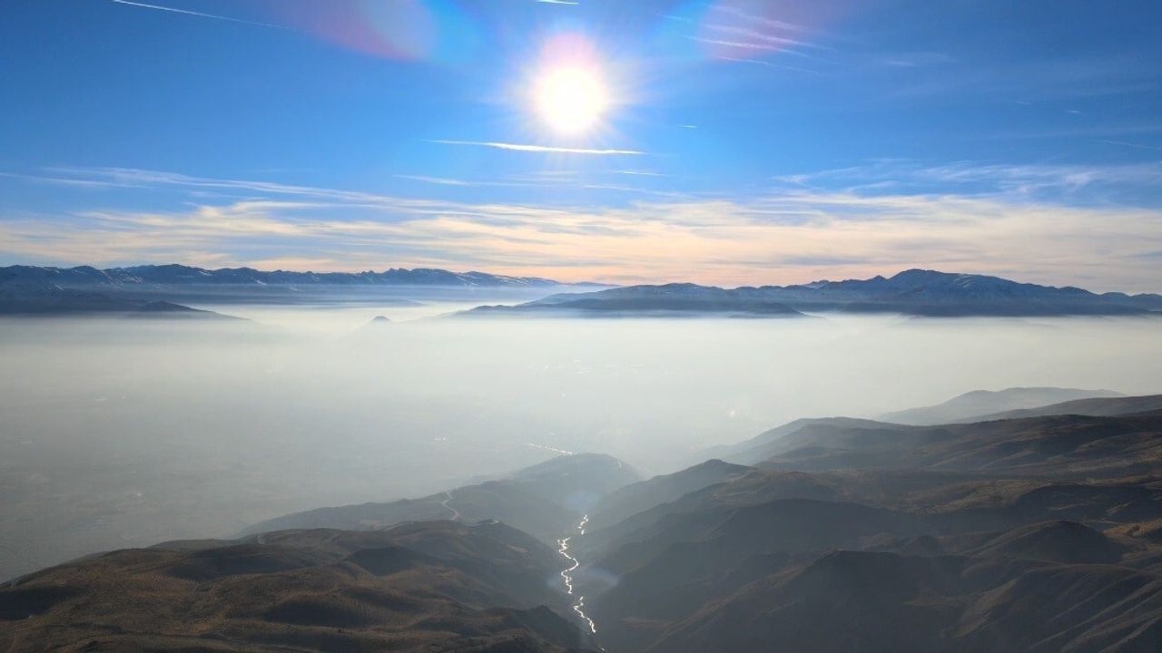 Erzincan Ovası Pamuk Denizine Döndü — Keşiş Dağları’ndan Sis Manzarası