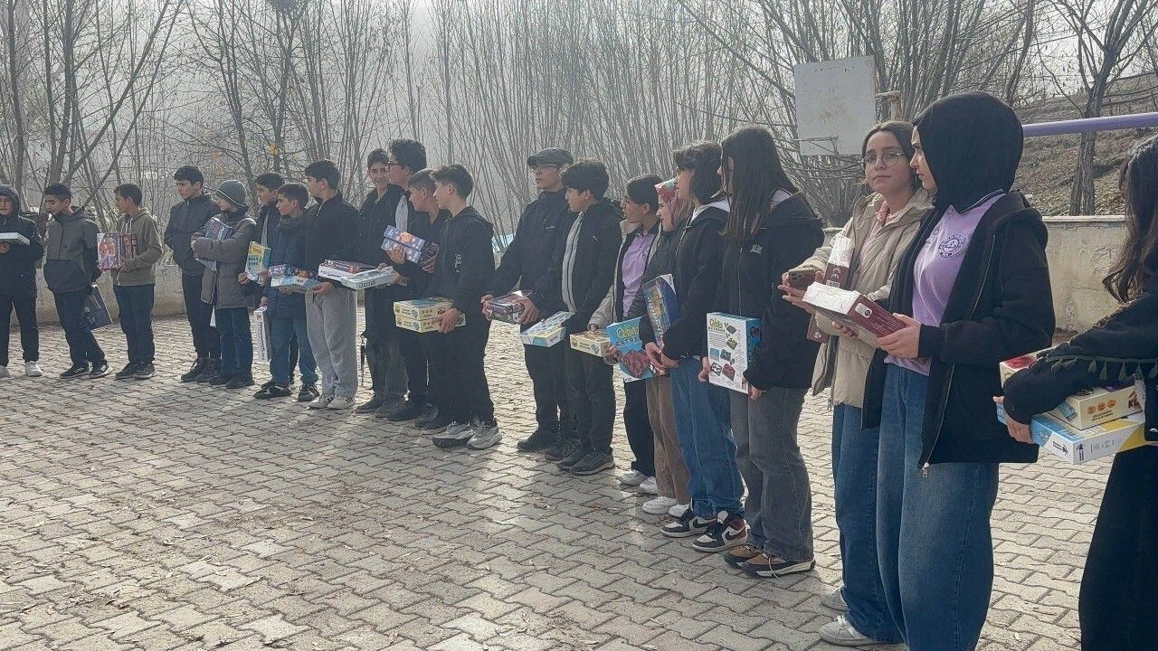 Erzincanlı Öğrencilerden Verimli Köyüne Dostluk Ziyareti