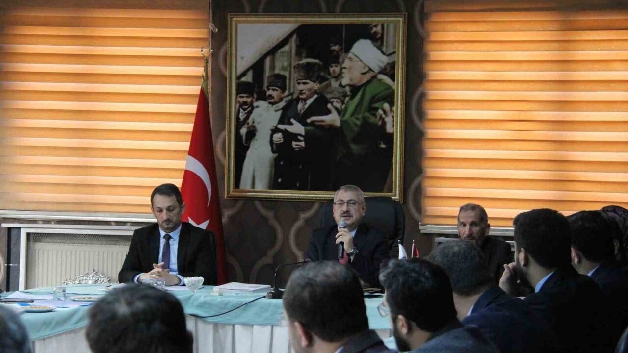Erzurum'da 20 ilçe müftüsü İl Müftülüğünde toplandı