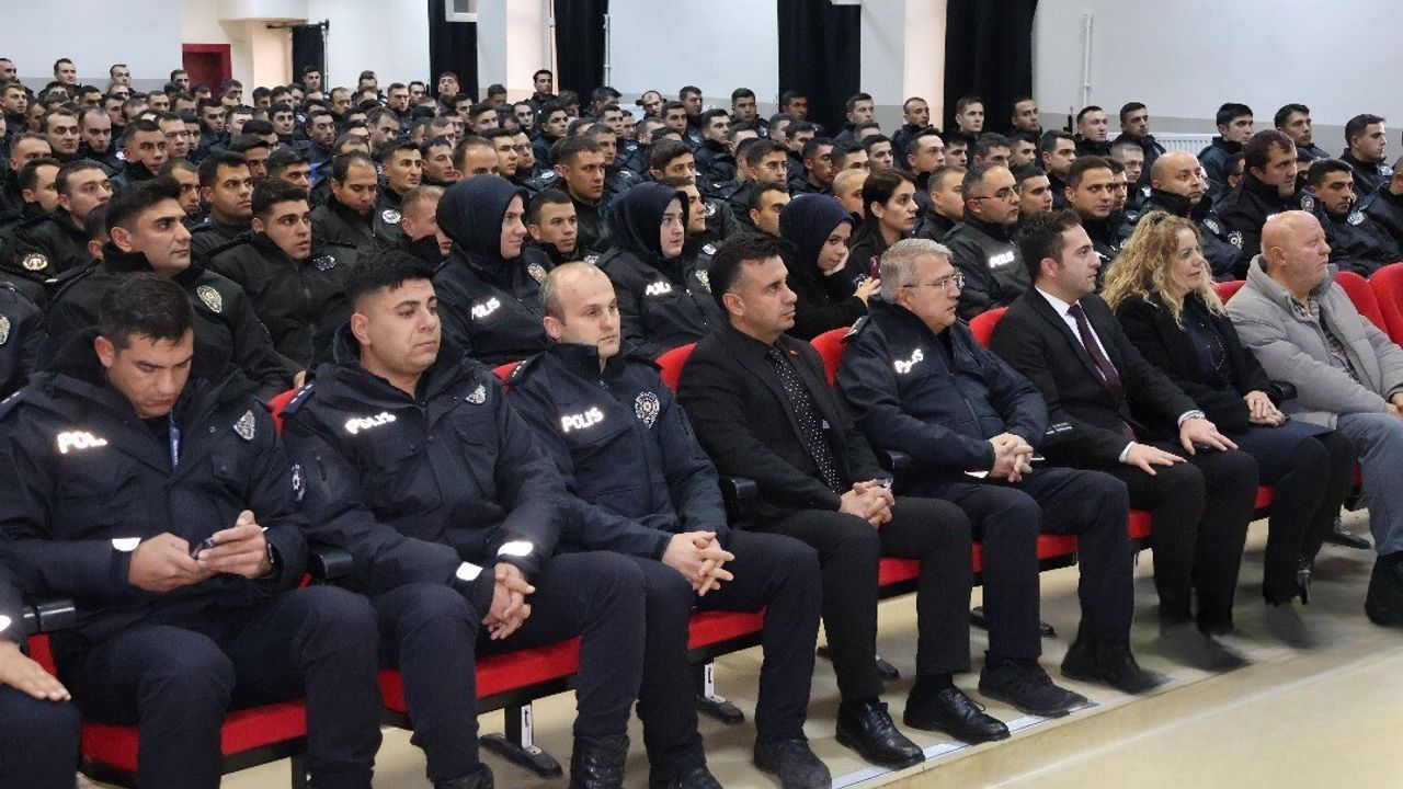 Erzurum'da 'Ailemle Güvendeyim' kapsamında 712 polis adayına eğitim verildi