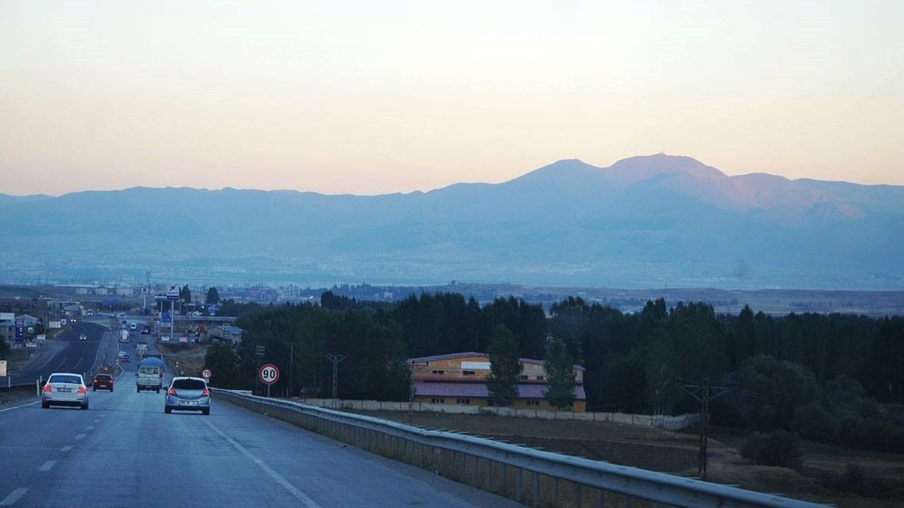 Erzurum'da Karayolları Hız Tabelalarında Sadeleştirme