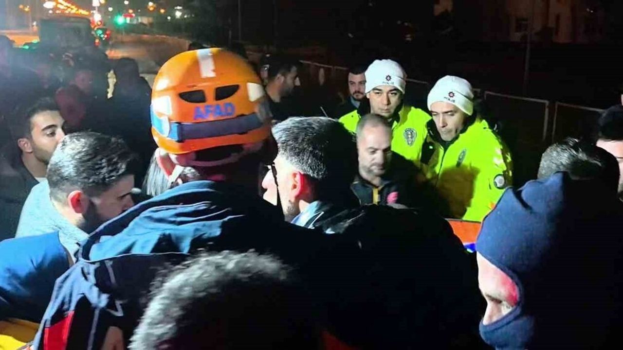 Erzurum'da Trafik Kazası: 1 Ölü, 2 Yaralı