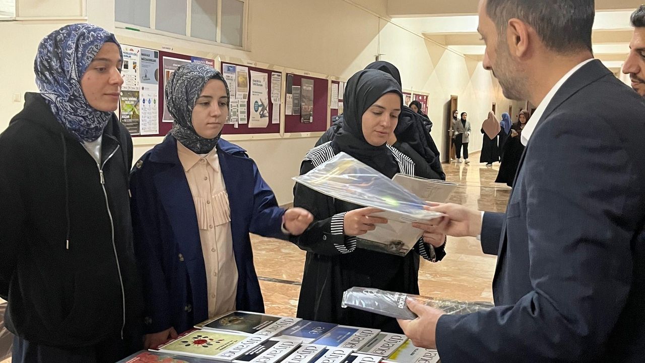 Erzurum Müftülüğü, Atatürk Üniversitesi'nde Bilgilendirme Standları Kurdu