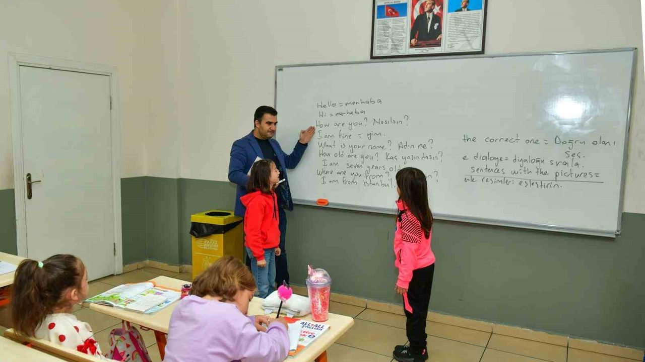 Esenyurt’te eğitimde ilk adım: Paket Ders Sistemi başladı