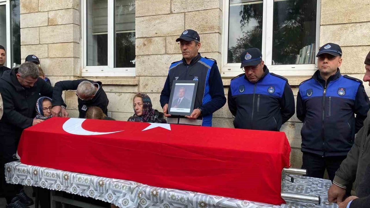 Eski Sinop Belediye Başkanı Hamza İnce son yolculuğuna uğurlandı