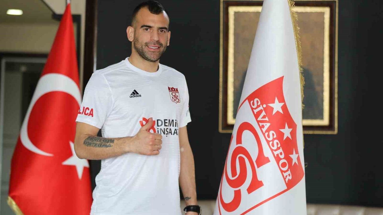 Eski Sivassporlu futbolculara vergi ilanı