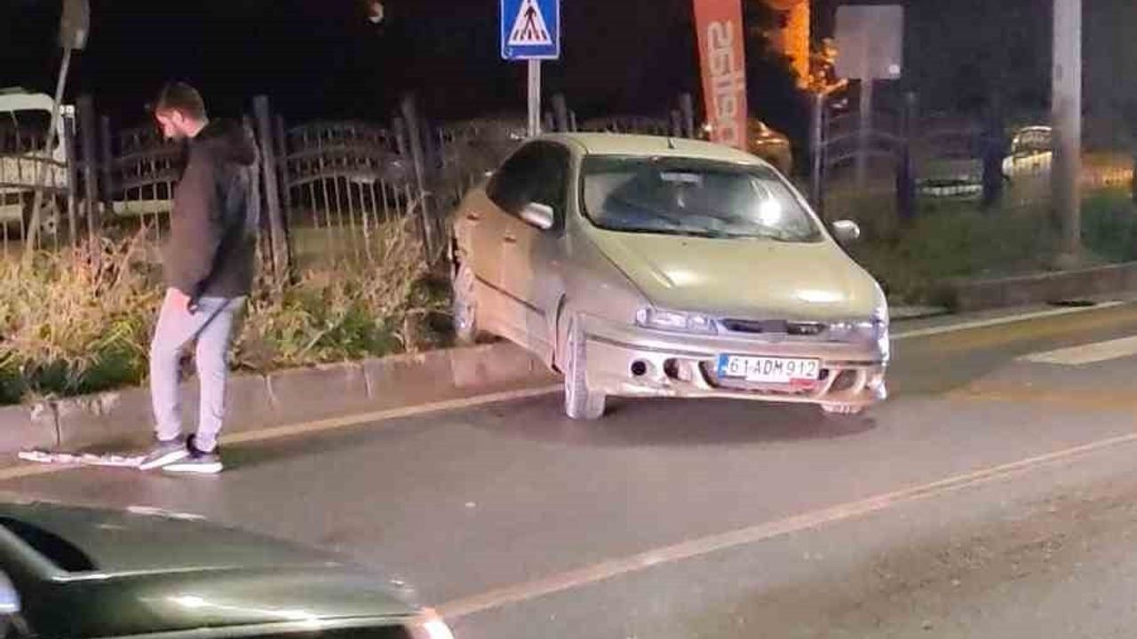 Eski Sürmene Köprüsü mevkiinde zincirleme kaza: 3 yaralı
