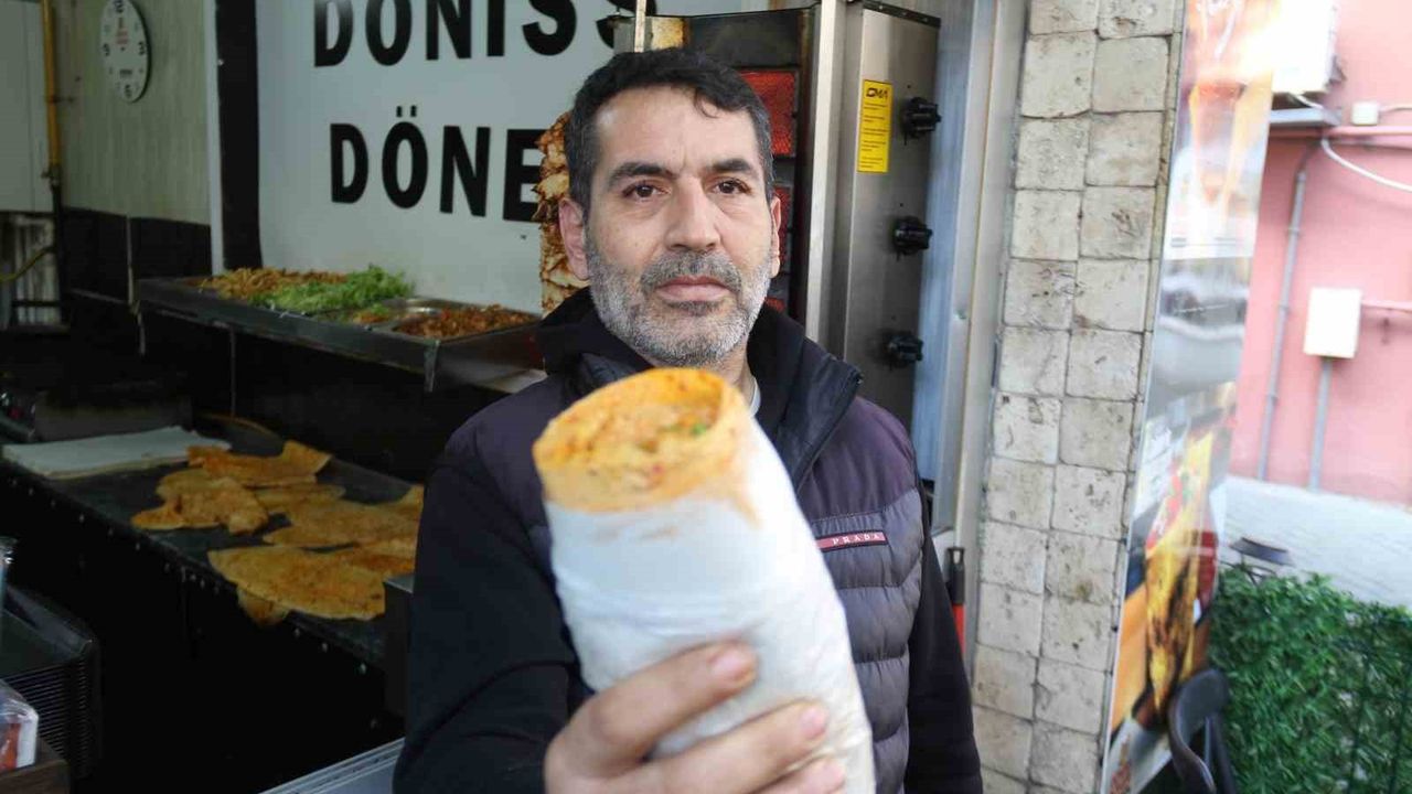 Eskişehir'de 1 kiloluk Hatay usulü tavuk dürüm 150 TL'ye satılıyor