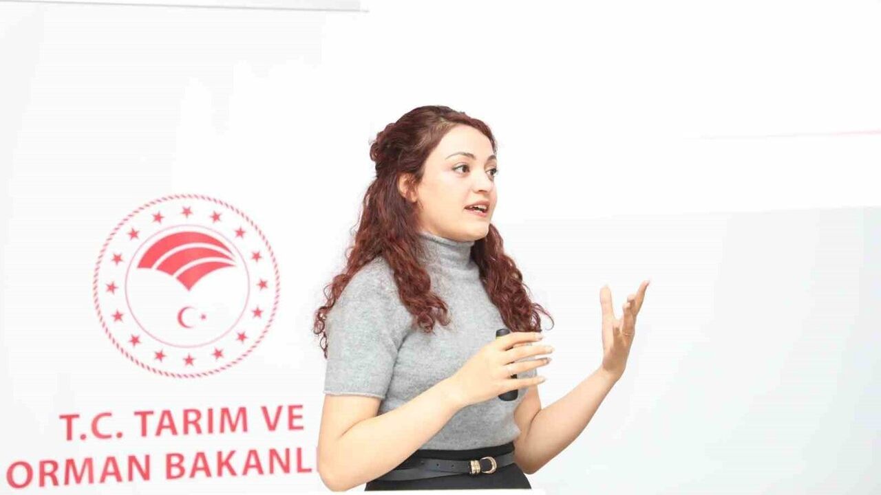 Eskişehir'de kamu personeline 'Kadına Yönelik Şiddetle Mücadele' semineri