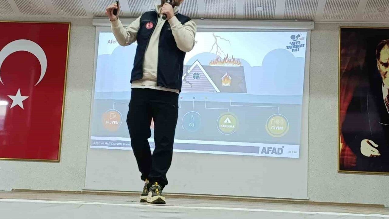Eskişehir'de lise öğrencilerine afet ve yangın farkındalığı eğitimi