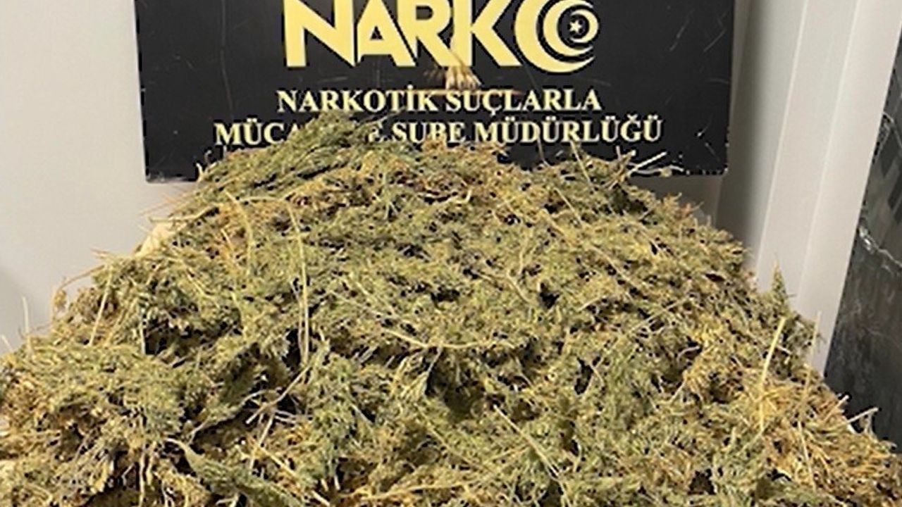 Eskişehir'de patates çuvallarına gizlenen 14 kilo 40 gram esrar bulundu — 2 kişi tutuklandı