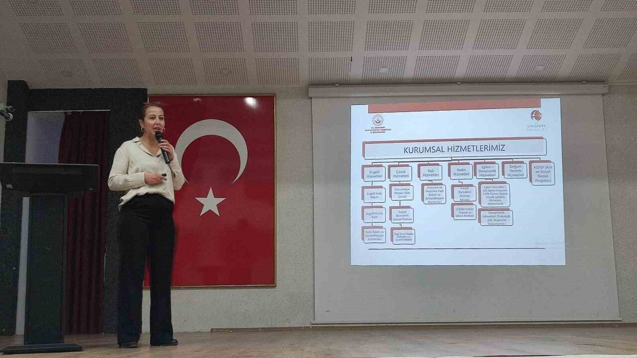 Eskişehir'de rehber öğretmenlere afetlerde psikososyal destek eğitimi