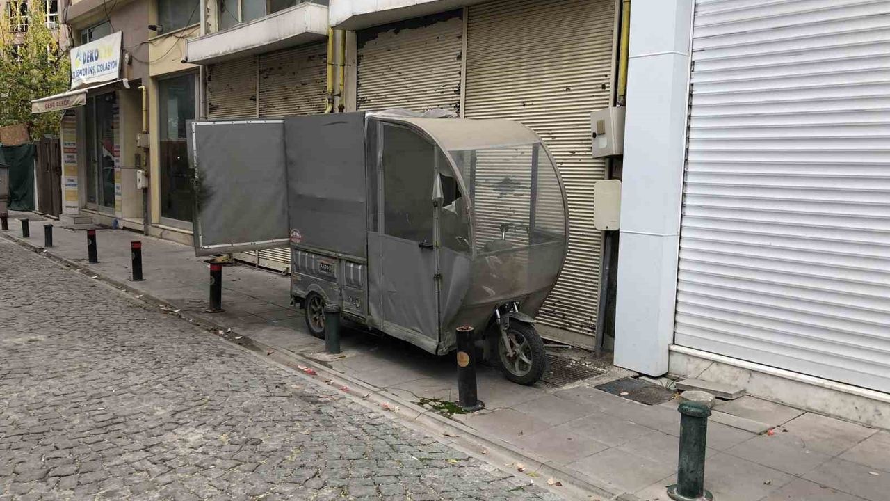 Eskişehir'de tatlıların sağlıksız şartlarda taşınması tepkilere yol açtı