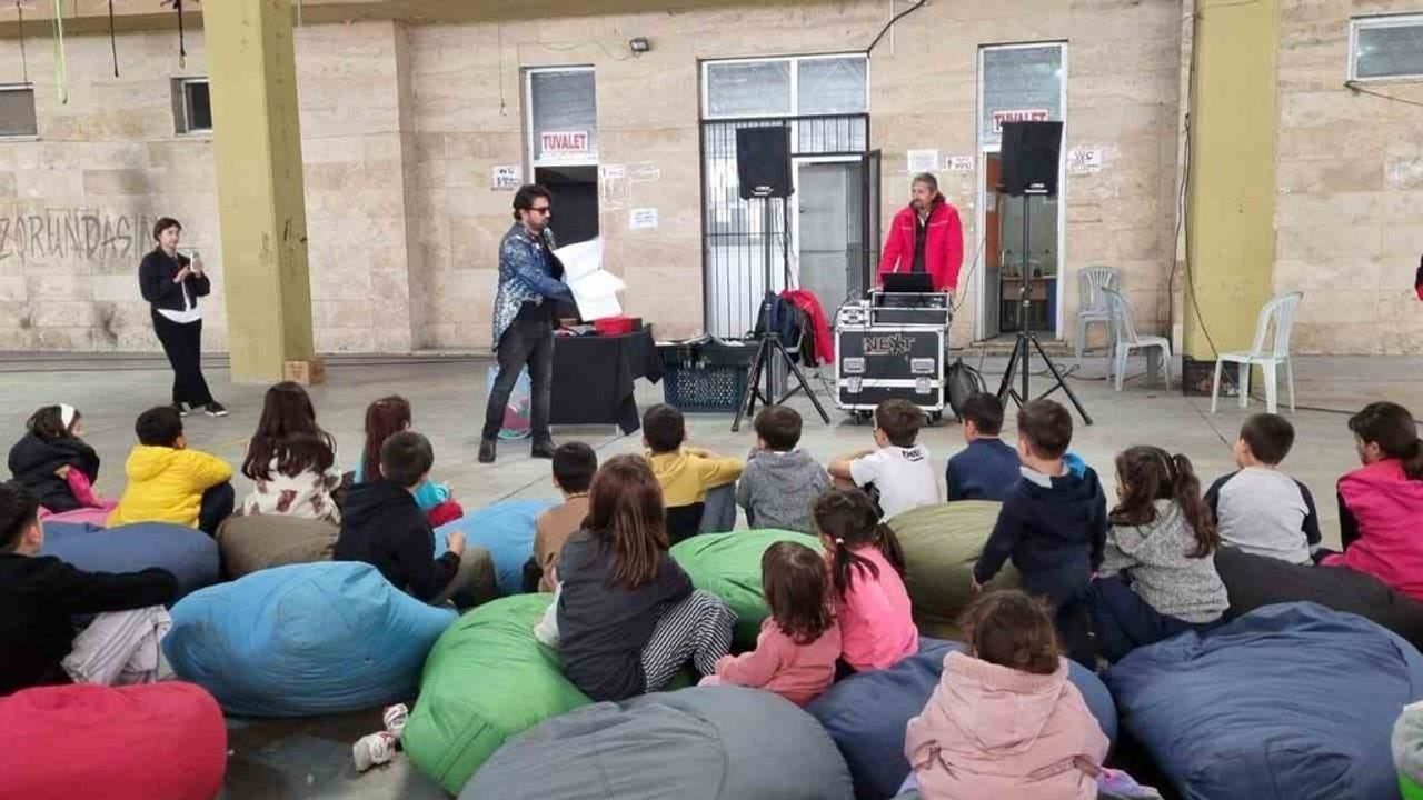 Eskişehir Emek Mahallesi'nde Mobil Çocuk Dostu Alan Tırı hizmete girdi