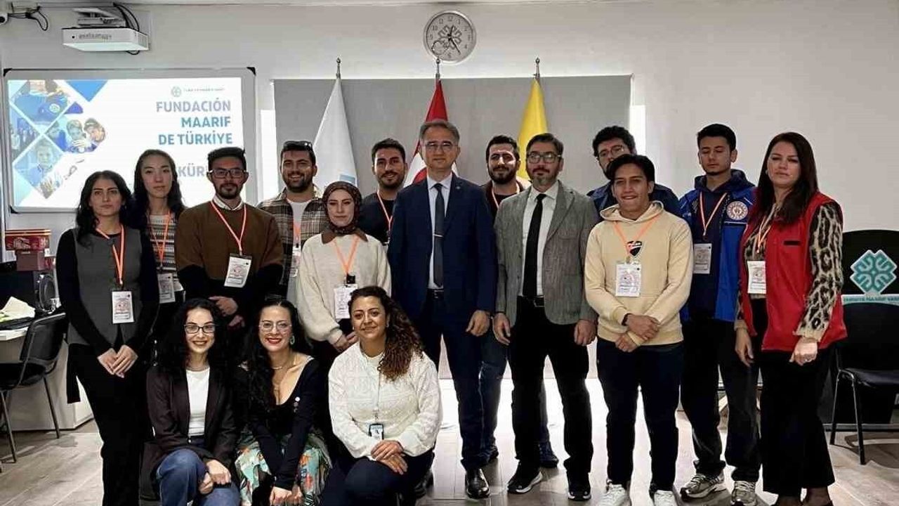 Eskişehirli gençlerden Bogotá'da 'Sesimi Duy' kültür buluşması