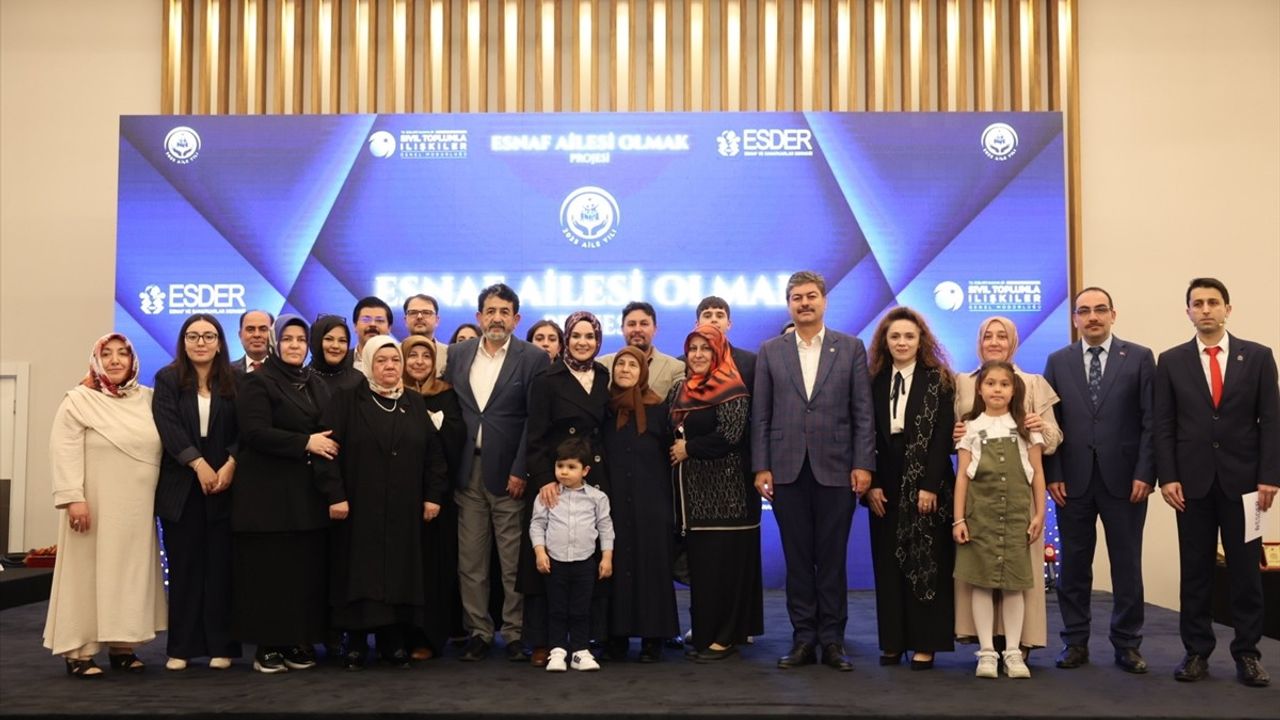 Esnaf Ailesi Olmak Projesinin Gala Gecesi