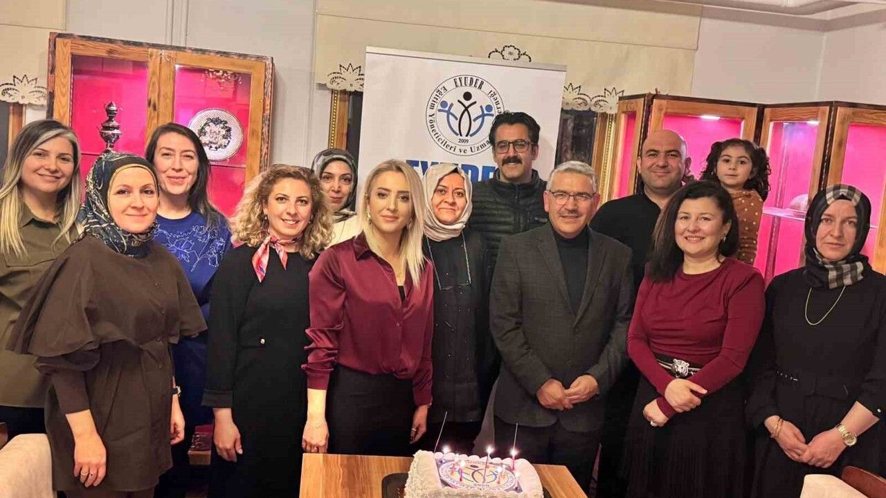 EYUDER Erzincan, Öğretmenler Günü'nde 2026 planlarını belirledi