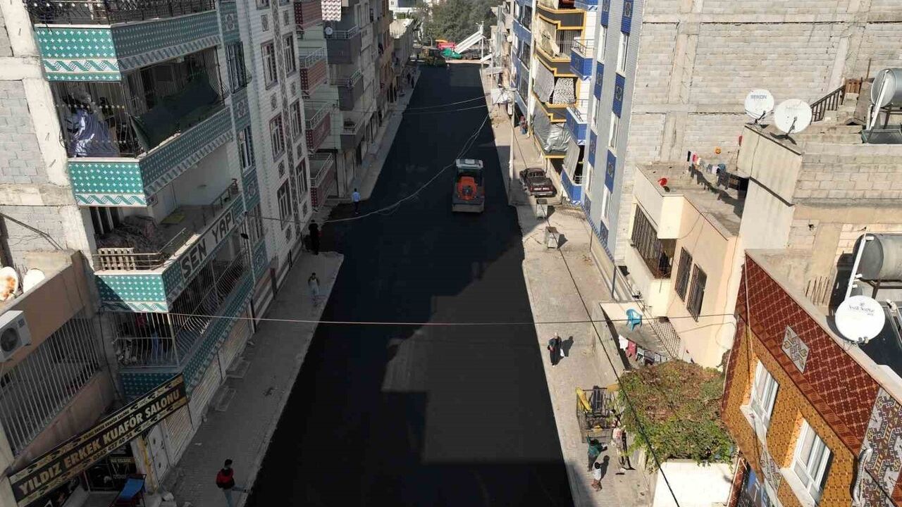 Eyüpkent’te kış öncesi asfalt çalışmaları hız kazandı