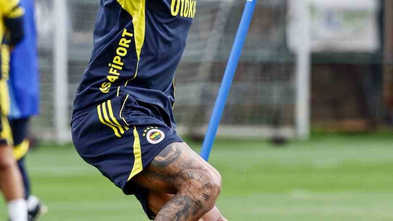 Fenerbahçe, Çaykur Rizespor maçı hazırlıklarını Can Bartu Tesisleri'nde sürdürdü