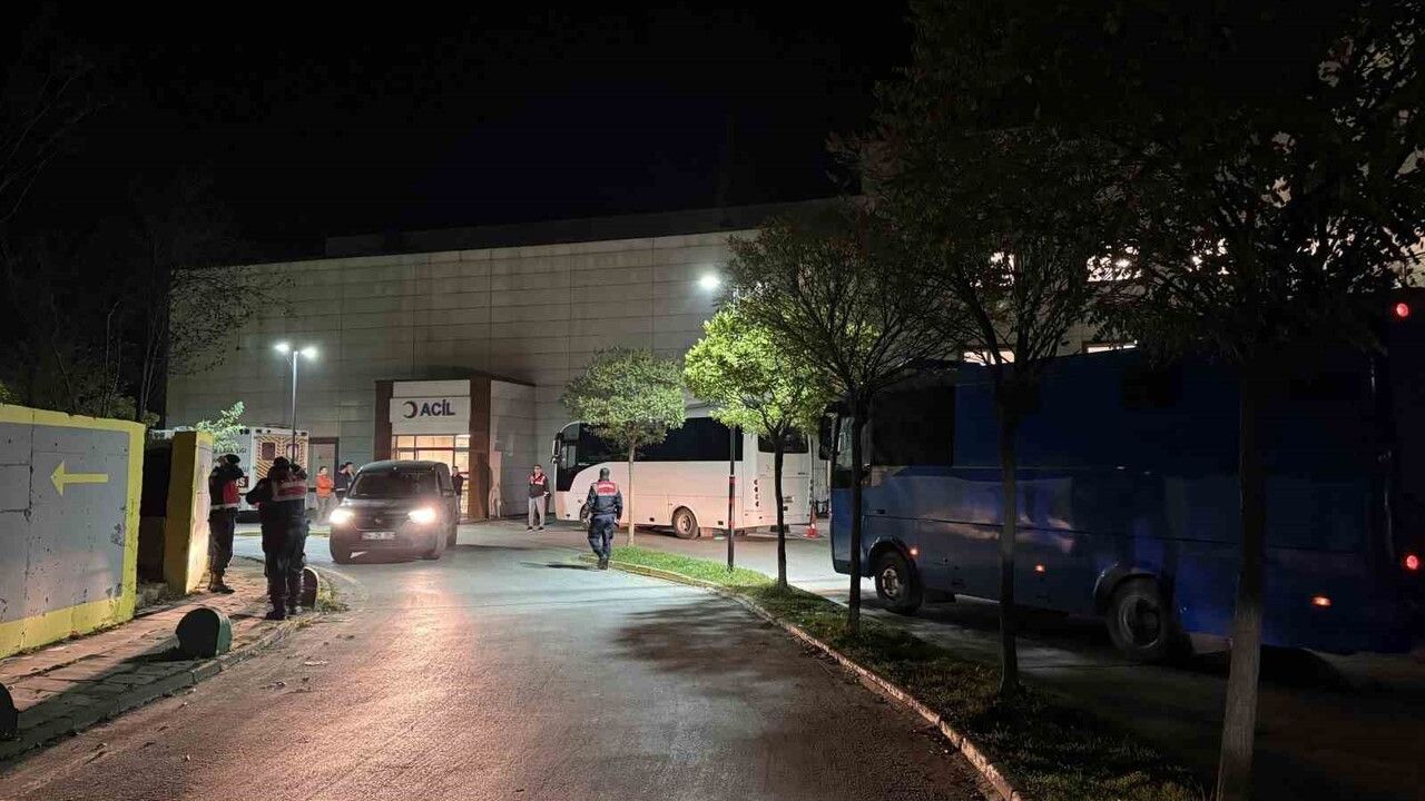 Ferizli cezaevinde gıda zehirlenmesi şüphesi: 131 hükümlü hastanelere sevk edildi