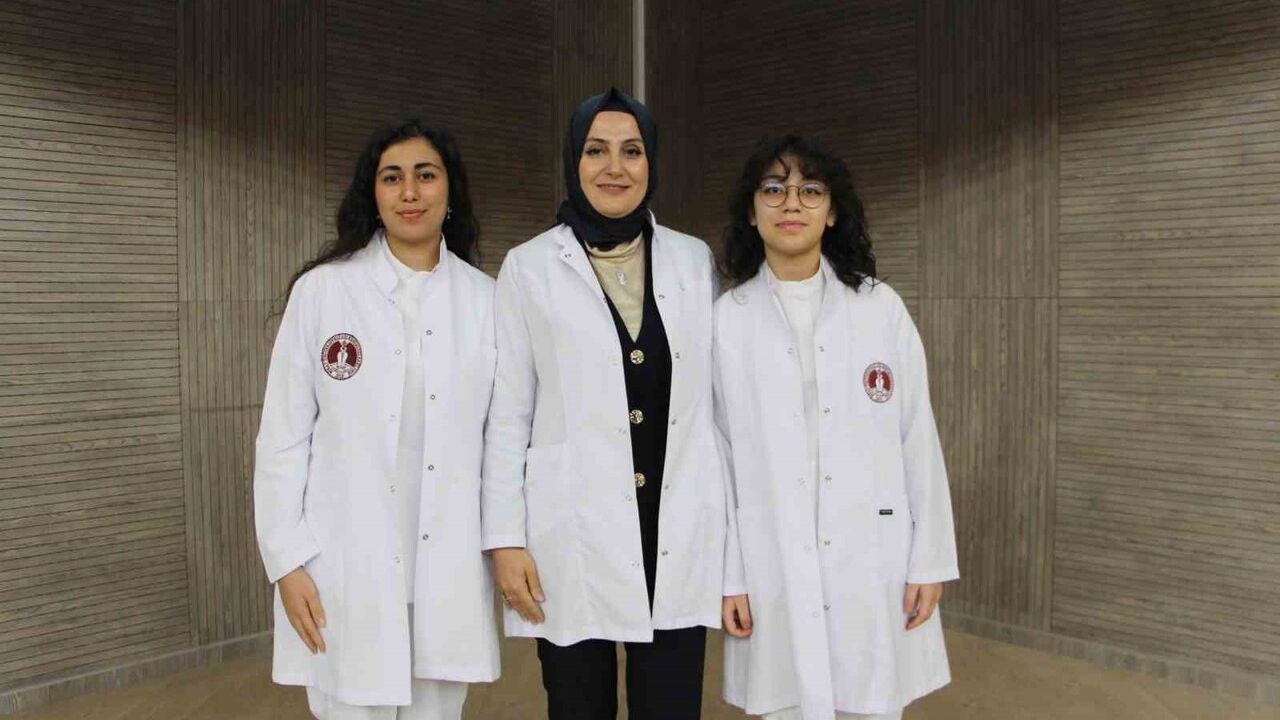 Fırat Üniversitesi'nde 1. Sınıf Öğrencilerine Beyaz Önlük Giydirme Töreni