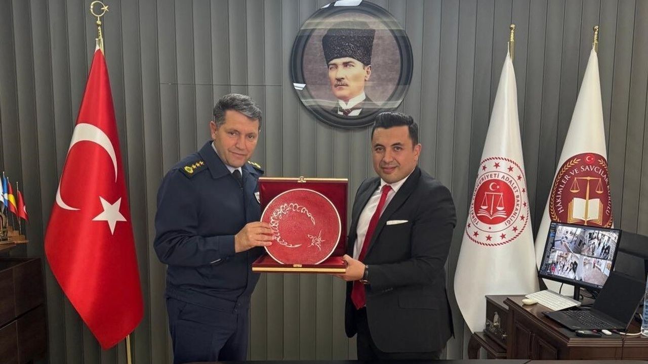 Garnizon Komutanı Albay Serhan Güngör ile Başsavcı Tanju Çatlı görüşmesi