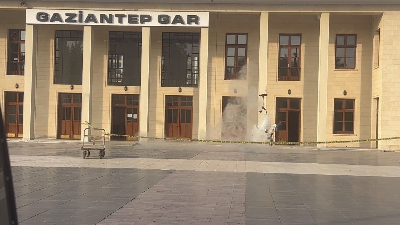 Gaziantep Gar İstasyon Meydanı'nda şüpheli çanta paniği